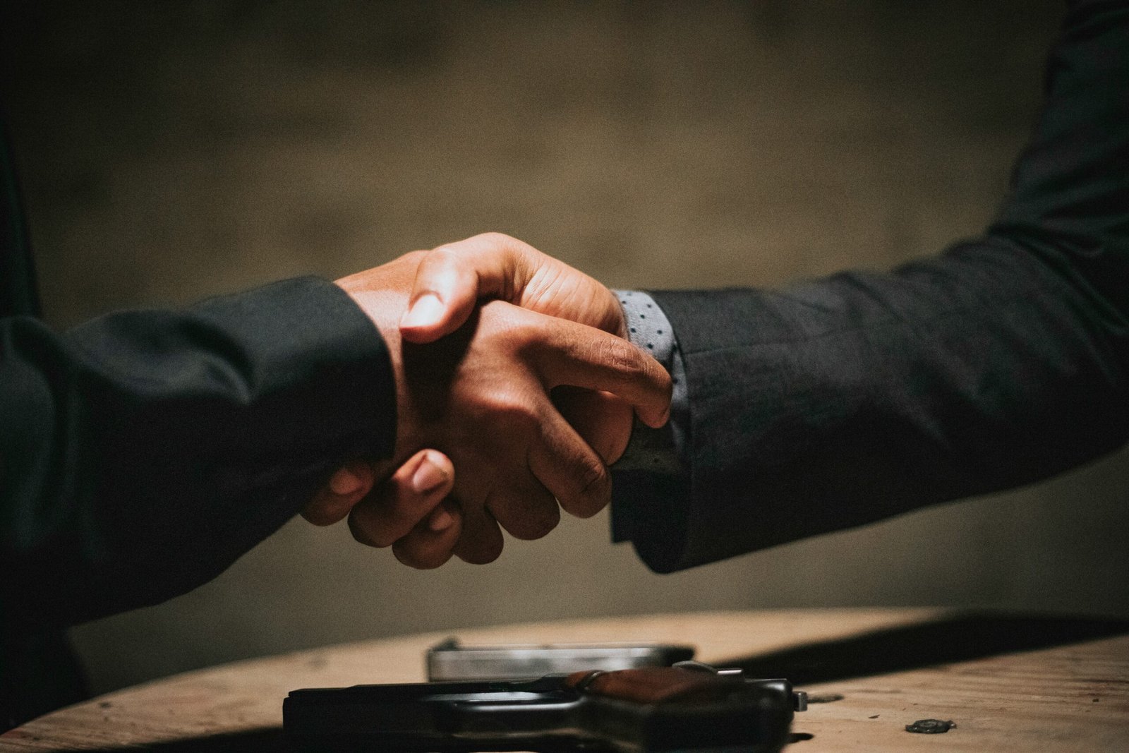 shake hand